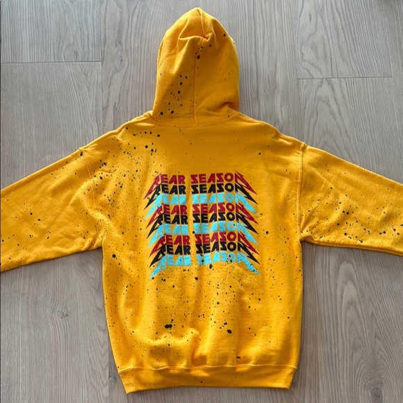 Yellow King Saladeen Bear Season Graphic Hoodie | L - Picture 8 of 9